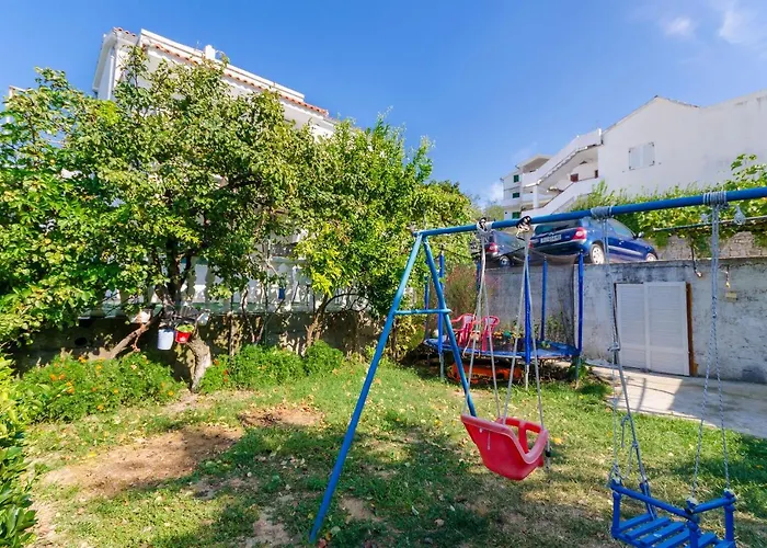 Apartments Pela