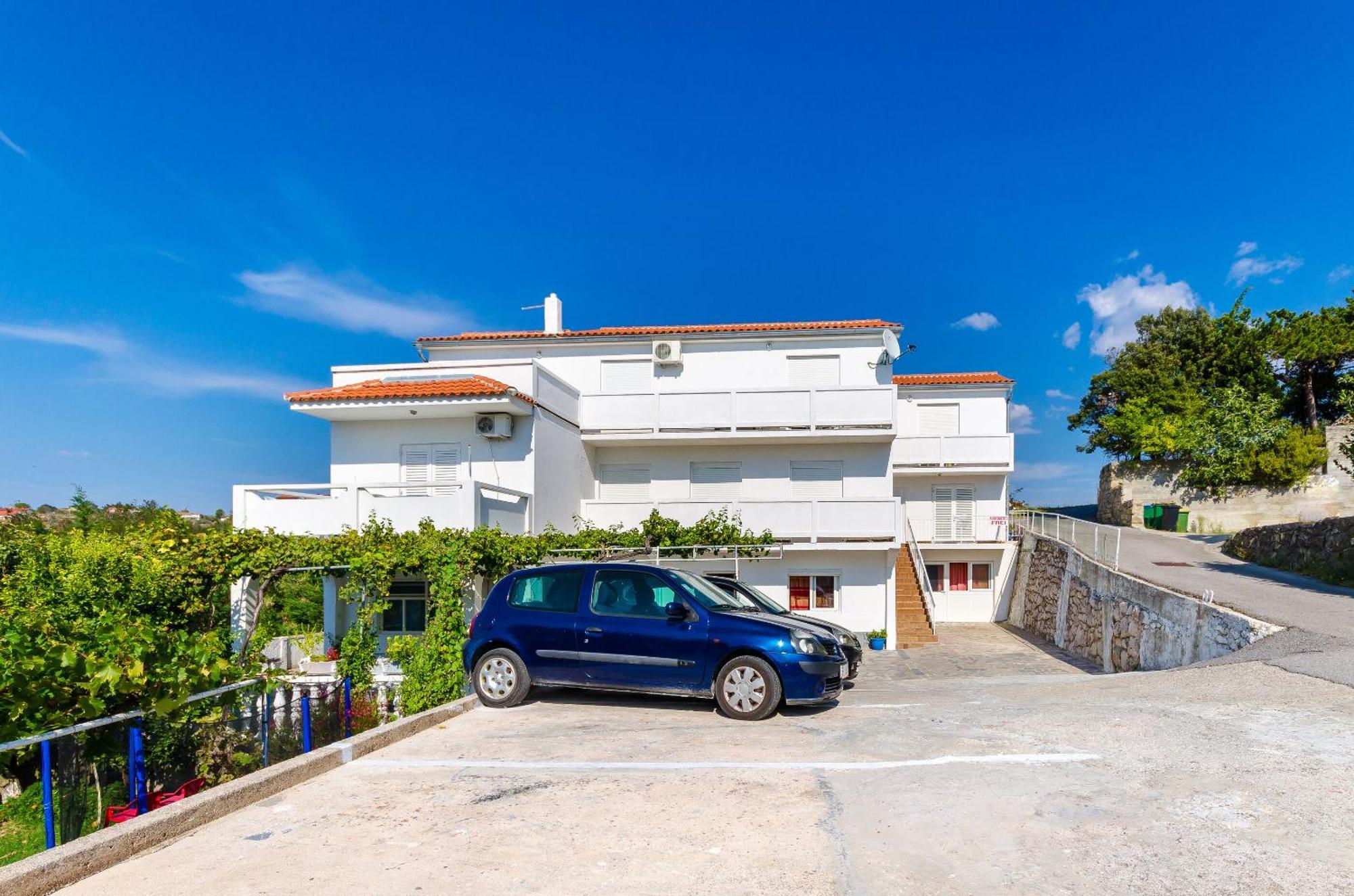Pela Apartment