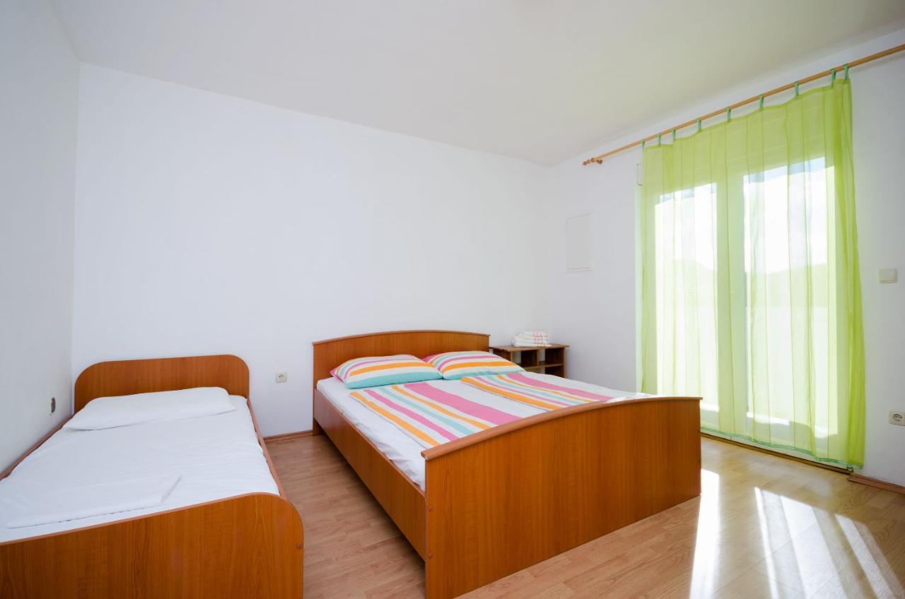 Pela Apartment