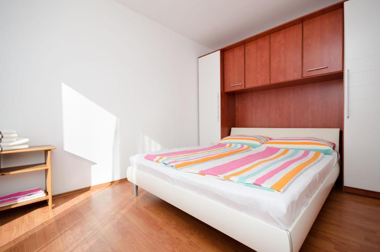 Pela Apartment