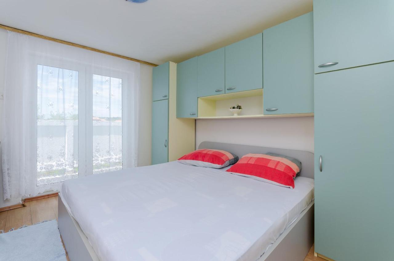 Apartment Pela Lopar