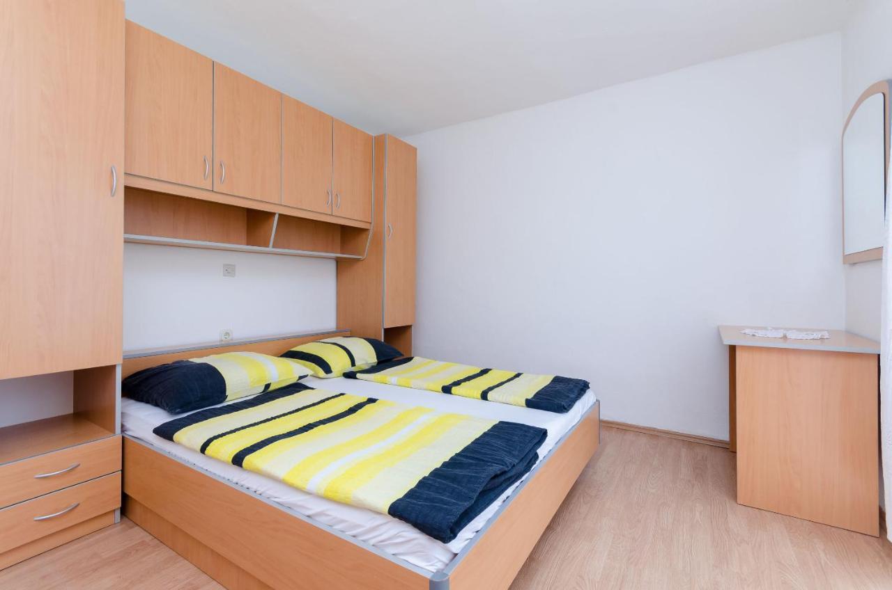 Apartment Pela Lopar